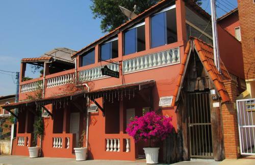 Hostal Piccola Pousada