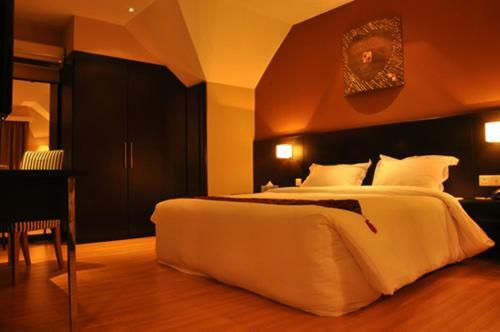Tat Place Hotel