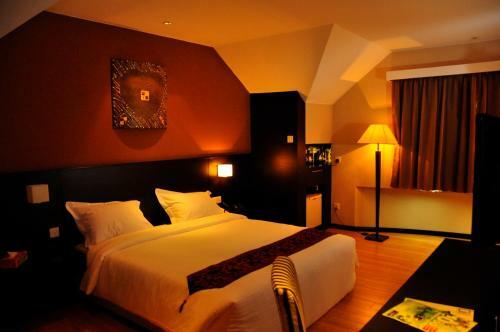 Tat Place Hotel