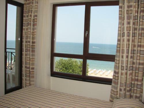 Apartamentos Sea View Rental Front Beach
