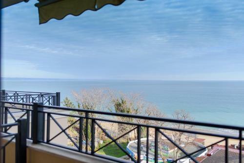 Apartamentos Sea View Rental Front Beach