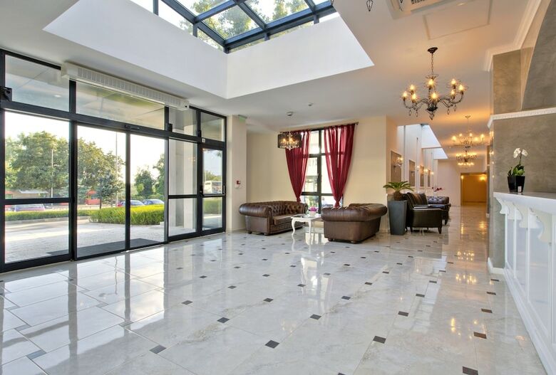 White Rock Castle Suite Hotel & Spa