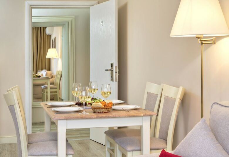 White Rock Castle Suite Hotel & Spa