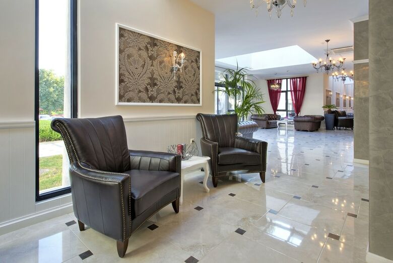 White Rock Castle Suite Hotel & Spa