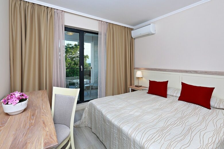 White Rock Castle Suite Hotel & Spa