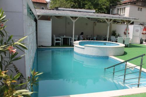 Saint George Family Hotel