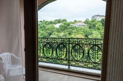 Port Palace Apartments