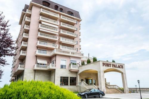 Port Palace Apartments