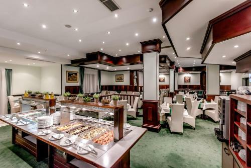 Hotel Extreme Half-board