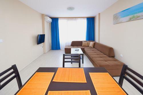 Apartments Marinakievi