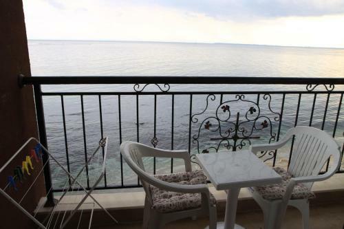 Single Apartments In Akrotiria