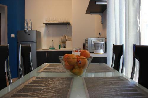 Lazykey Suites - Cozy Apartment With Mountain View