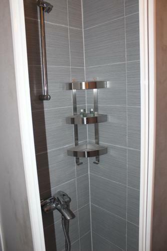 Lazykey Suites - Cozy Apartment With Mountain View