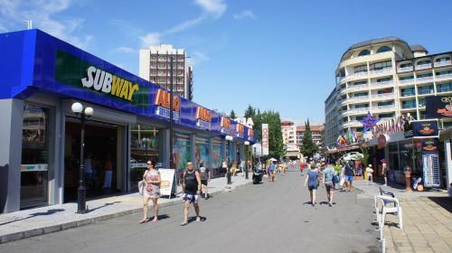 Miramar Front Beach Self Catering Apartments