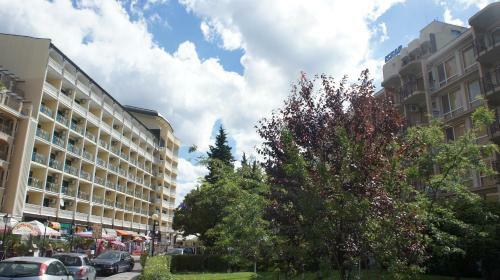 Miramar Front Beach Self Catering Apartments