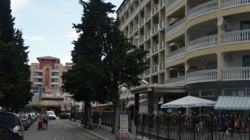 Miramar Front Beach Self Catering Apartments