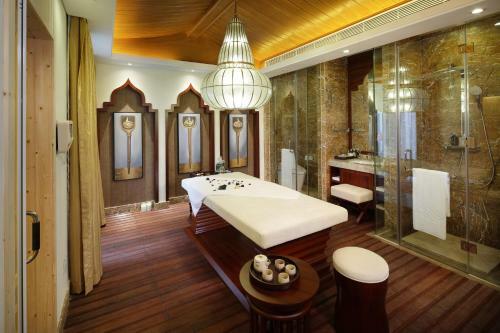 Villa Sanya Ocean Sonic Banling Hotspring Resort
