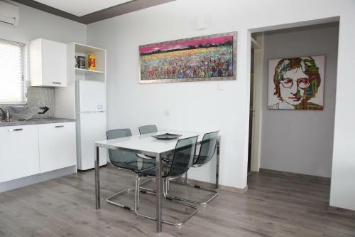 Salt Lake View Apartment