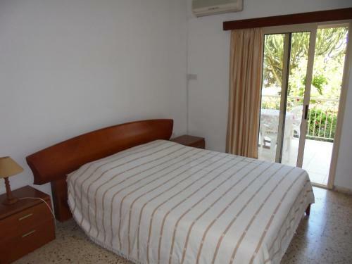 Niki Court Holiday Apartments