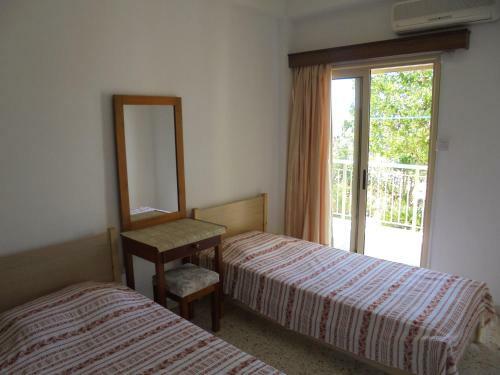 Niki Court Holiday Apartments