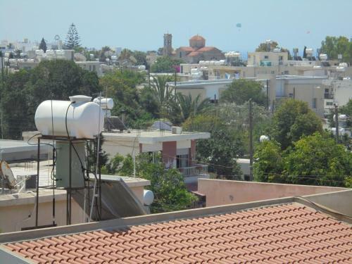 Niki Court Holiday Apartments