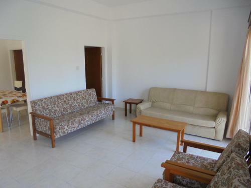 Niki Court Holiday Apartments