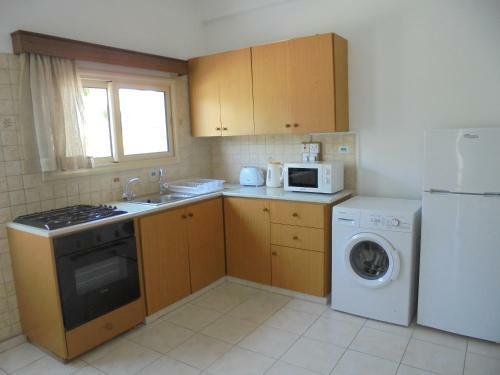 Niki Court Holiday Apartments