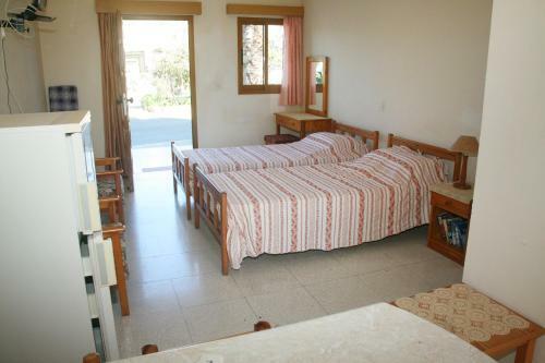 Niki Court Holiday Apartments