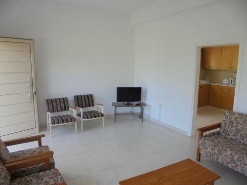 Niki Court Holiday Apartments