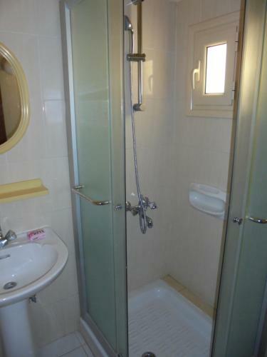 Niki Court Holiday Apartments