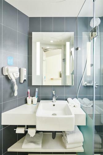 Hotel Hanting Express Wuhan Optics Valley Pedestrian Street
