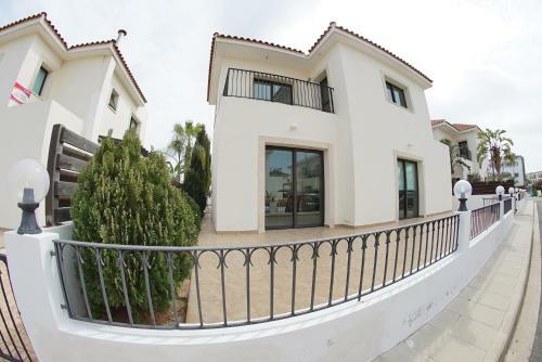 Holiday Home Kennedy Ave 200/15