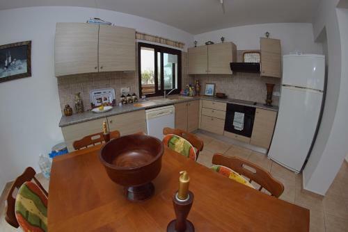 Holiday Home Kennedy Ave 200/15