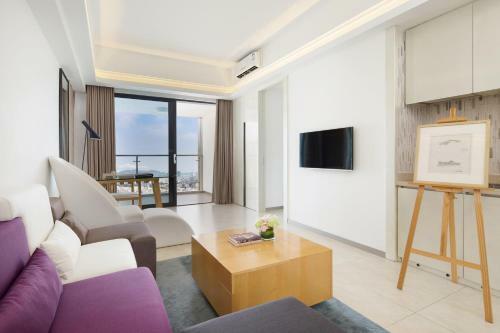 Sanya Ziyue Coniser Theme Hotel