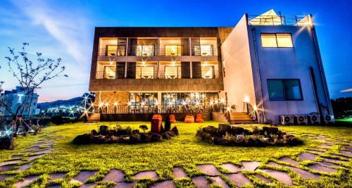 Hotel Lucid M