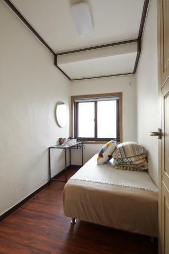 Hostal Jiwoljang Guesthouse