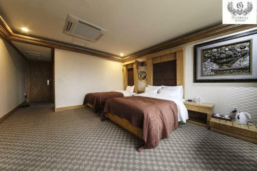 Gunsan River Hill Tourist Hotel
