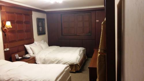 Gunsan River Hill Tourist Hotel
