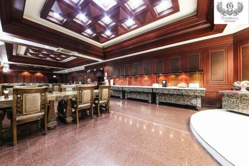 Gunsan River Hill Tourist Hotel
