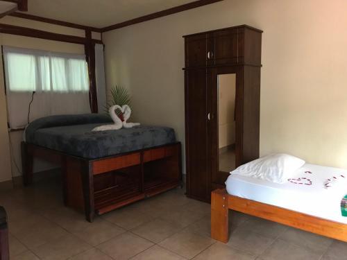 Hostal Tico Adventure Lodge