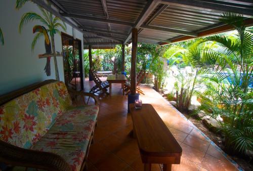 Hostal Tico Adventure Lodge