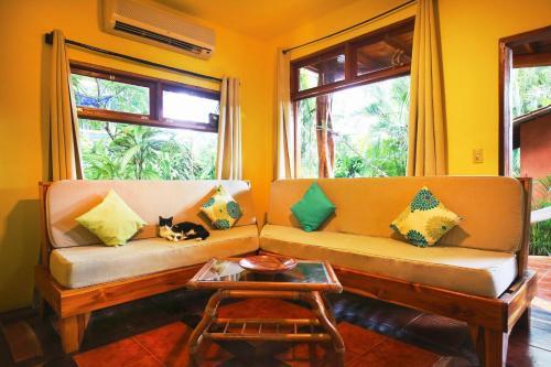 Hostal Tico Adventure Lodge