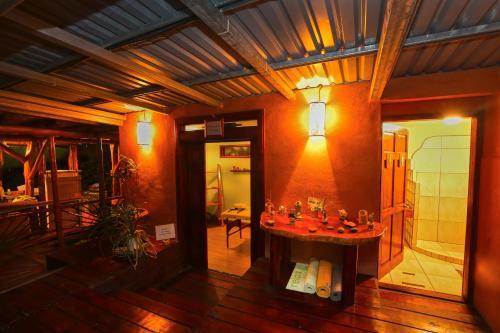 Hostal Tico Adventure Lodge