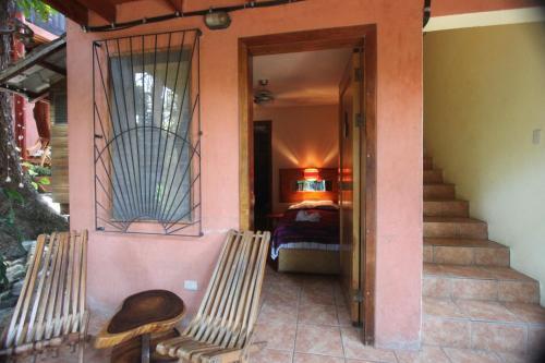 Hostal Tico Adventure Lodge