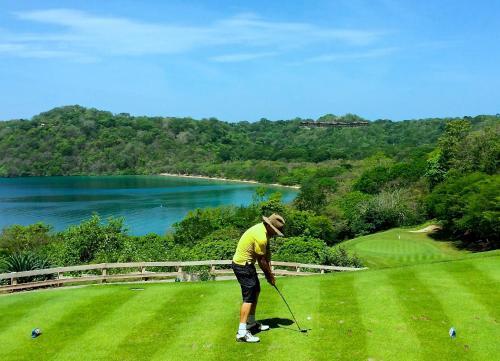 Hostal Tico Adventure Lodge