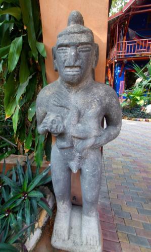 Hostal Tico Adventure Lodge