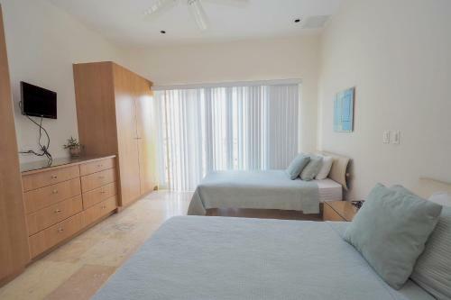 Apartamento Ocean Terrace, Beachfront- A505