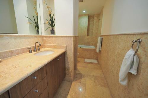 Apartamento Ocean Terrace, Beachfront- A505