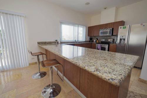 Apartamento Ocean Terrace, Beachfront- A505