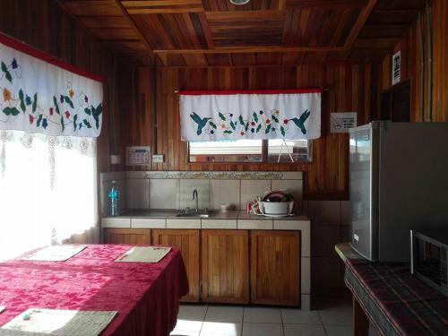 Hostal Pensi�n Y Cabinas Colibr�